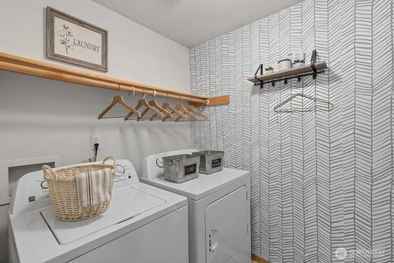 2058 NE Green Glen Lane , Bremerton, WA 98311