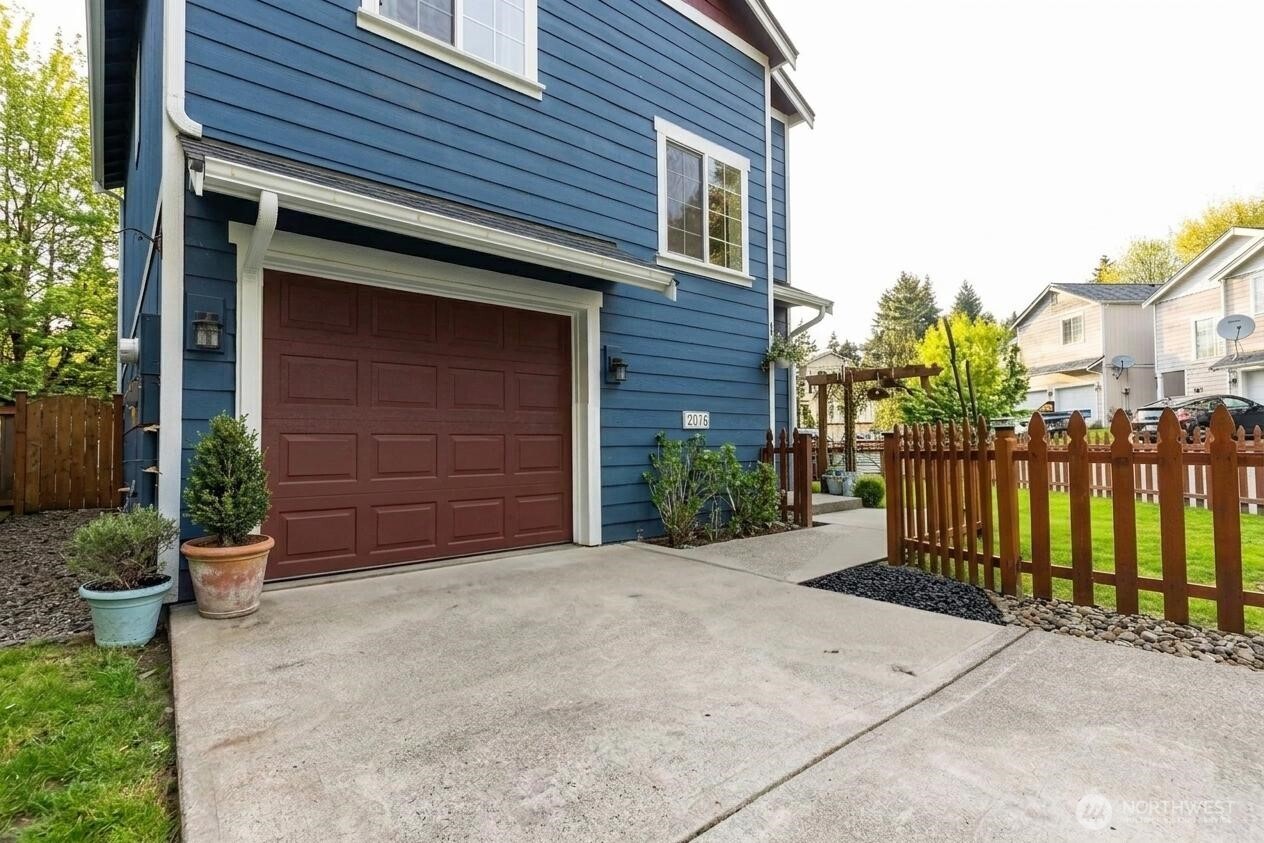 2058 NE Green Glen Lane , Bremerton, WA 98311
