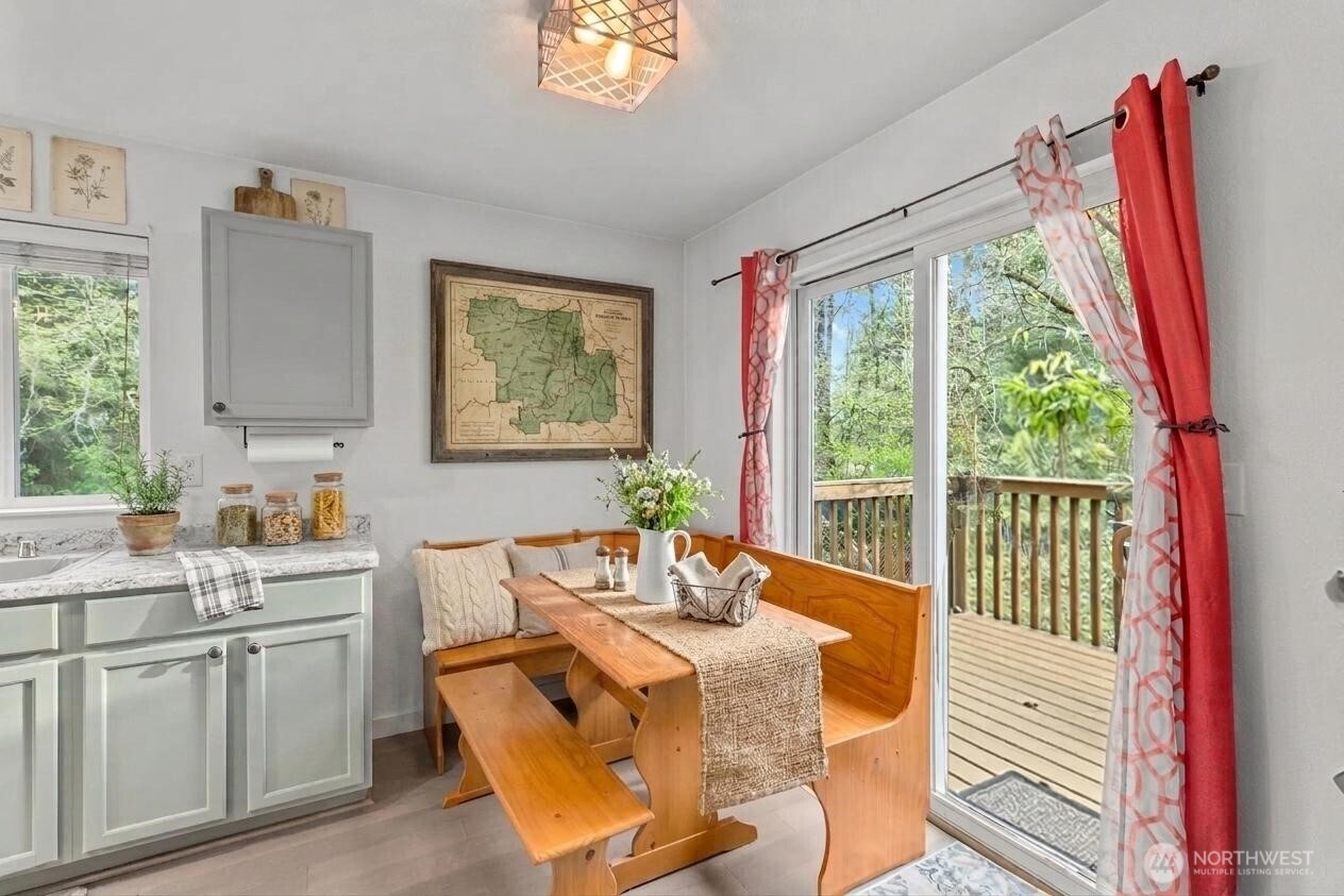 2058 NE Green Glen Lane , Bremerton, WA 98311