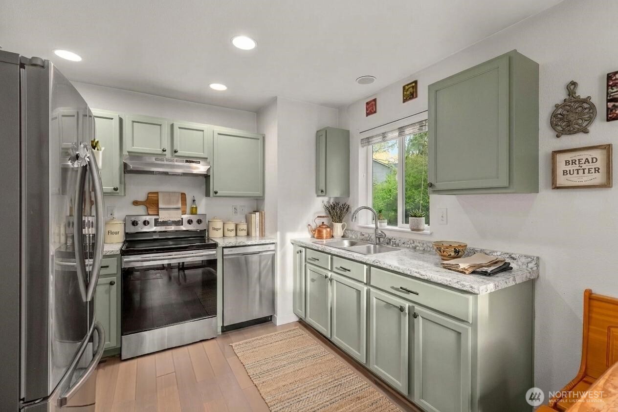 2058 NE Green Glen Lane , Bremerton, WA 98311