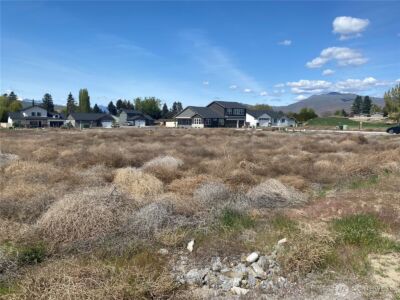196 Harold Street NE, East Wenatchee, WA 98802 - Photo 1