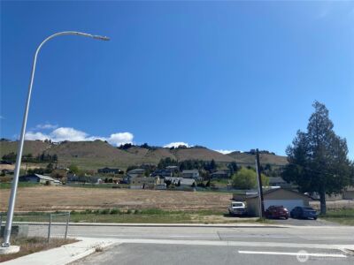 196 Harold Street NE, East Wenatchee, WA 98802 - Photo 3