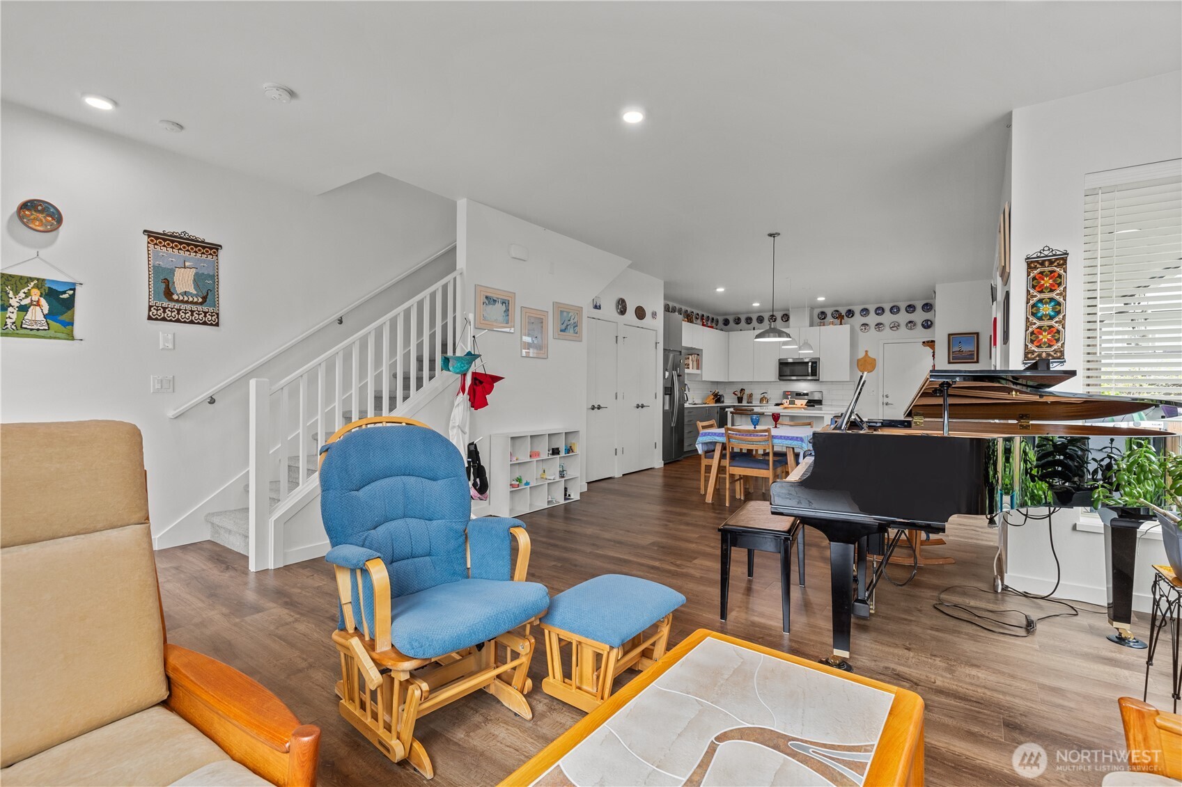32652 Hemlock Avenue SE, Black Diamond, WA 98010-5056