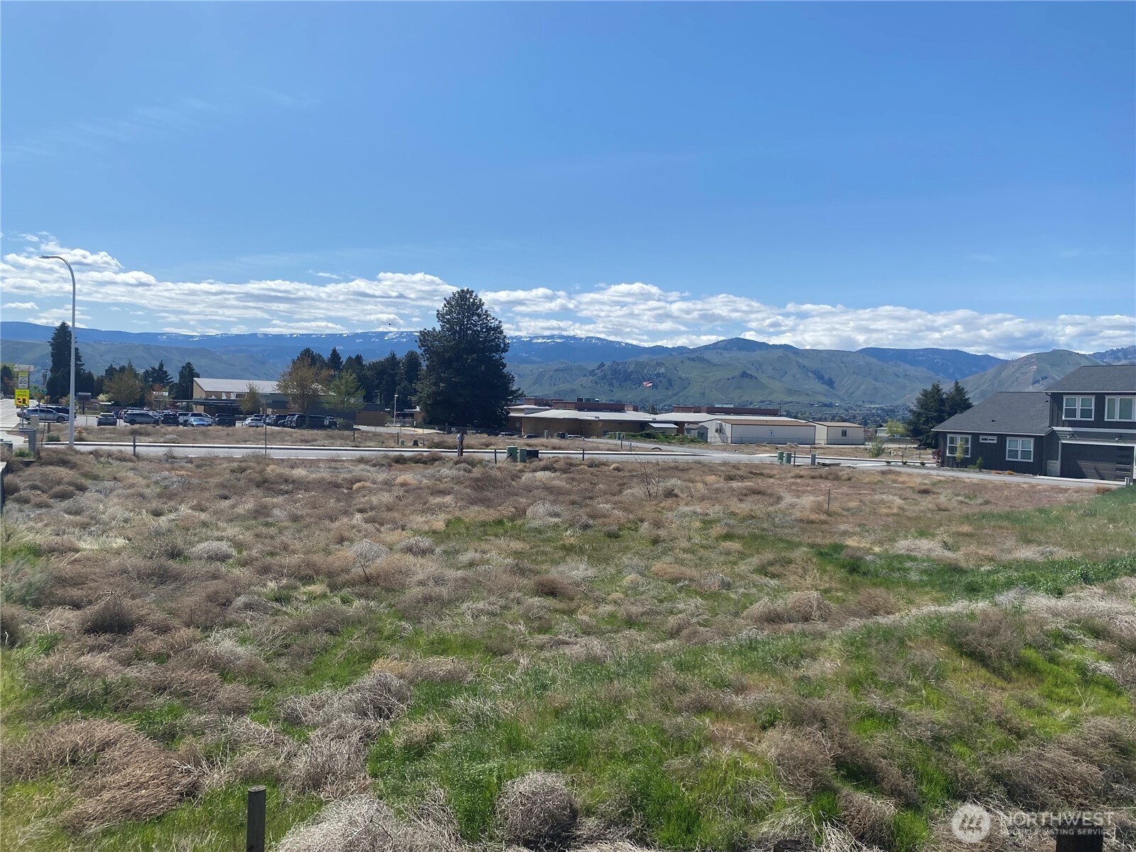 197 Harold Street NE, East Wenatchee, WA 98802
