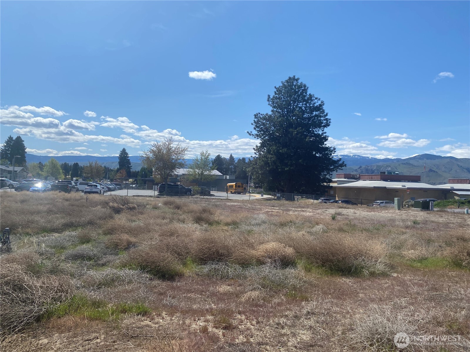 182 Harold Street NE, East Wenatchee, WA 98802