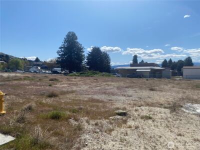 168 Harold Street NE, East Wenatchee, WA 98802 - Photo 1