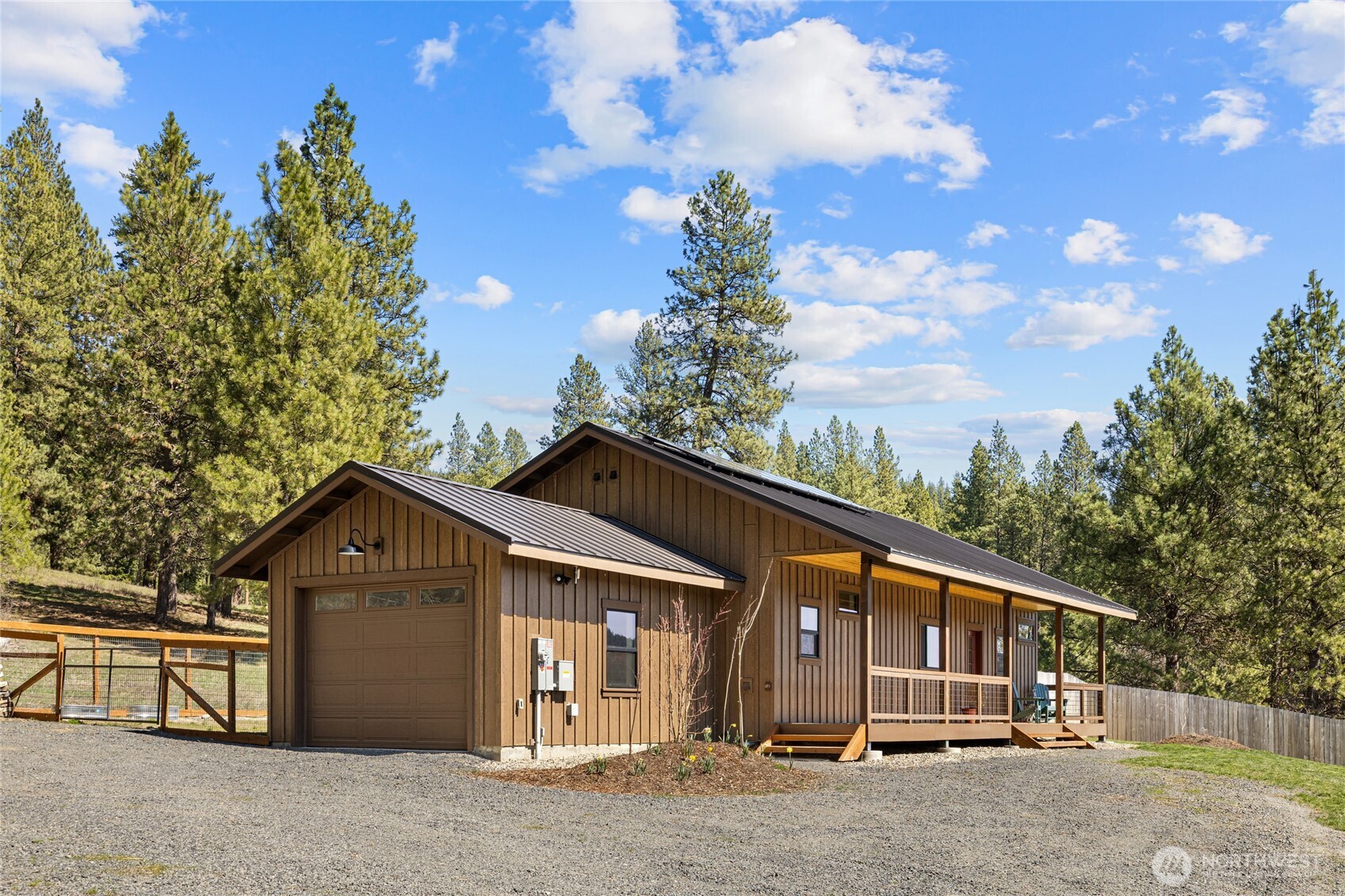 10692 Teanaway Road , Cle Elum, WA 98922