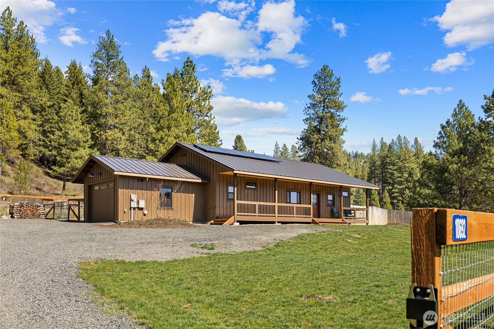 10692 Teanaway Road , Cle Elum, WA 98922