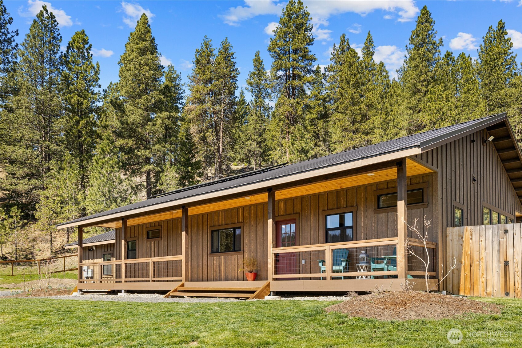 10692 Teanaway Road , Cle Elum, WA 98922