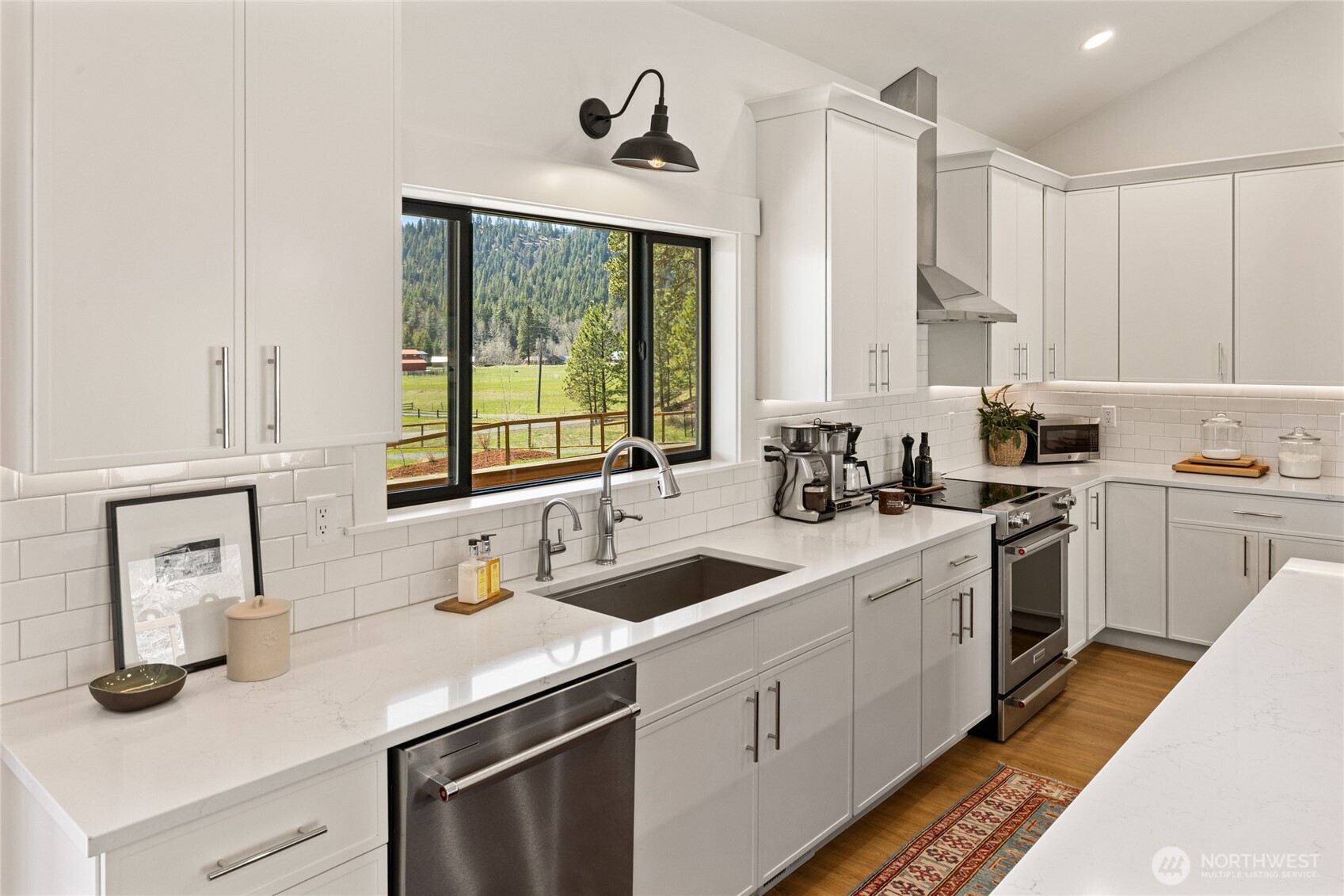 10692 Teanaway Road , Cle Elum, WA 98922