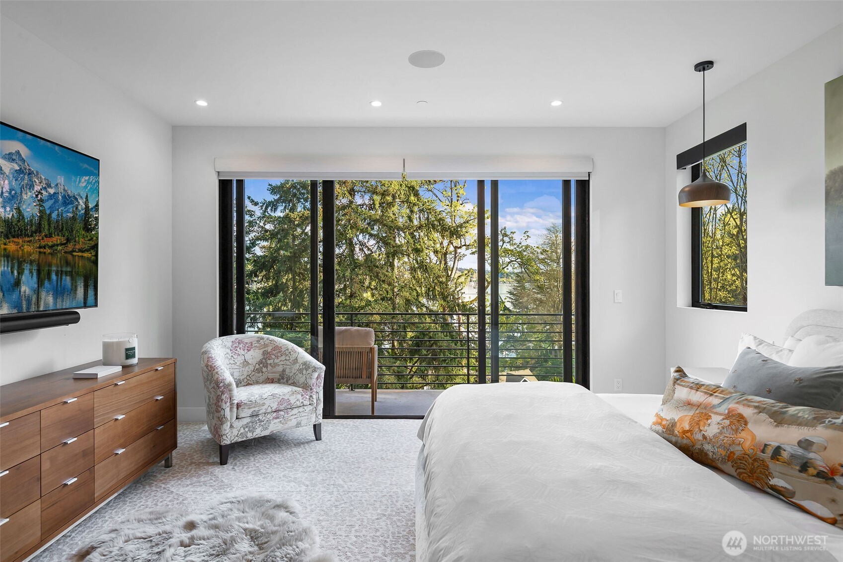 9818 SE 42nd Place , Mercer Island, WA 98040
