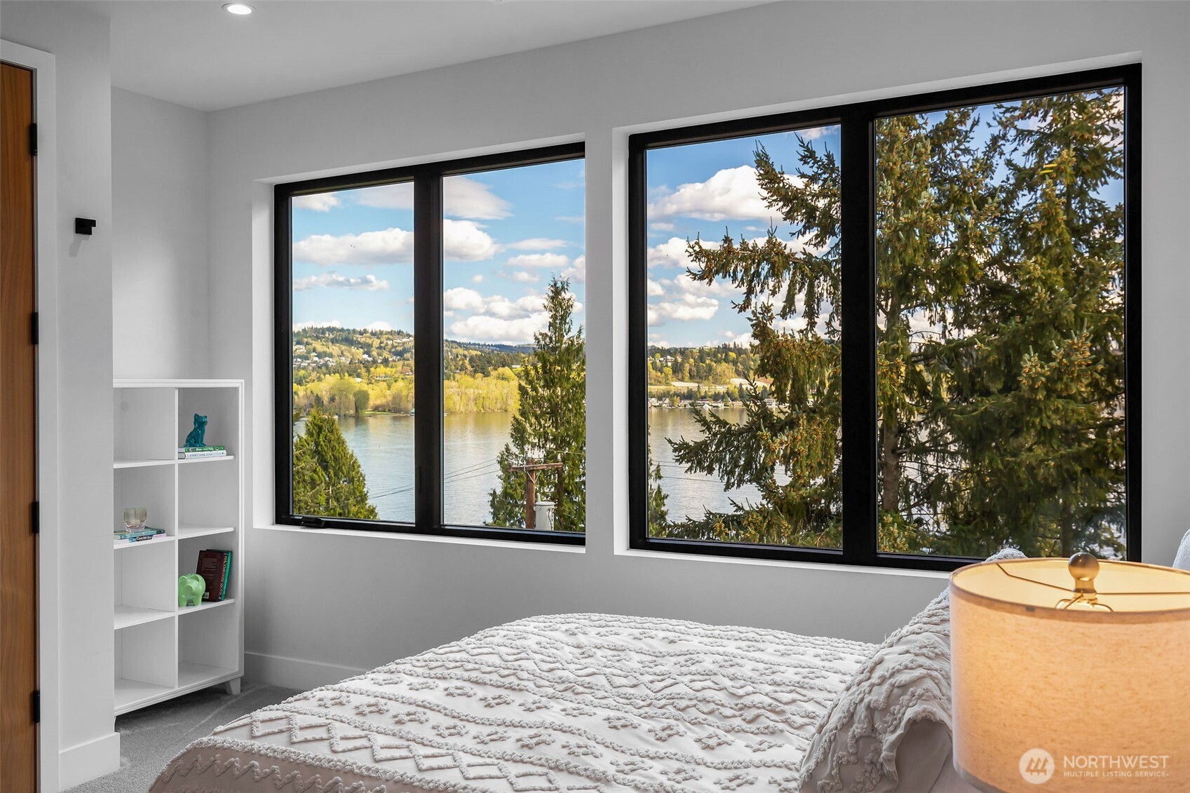 9818 SE 42nd Place , Mercer Island, WA 98040