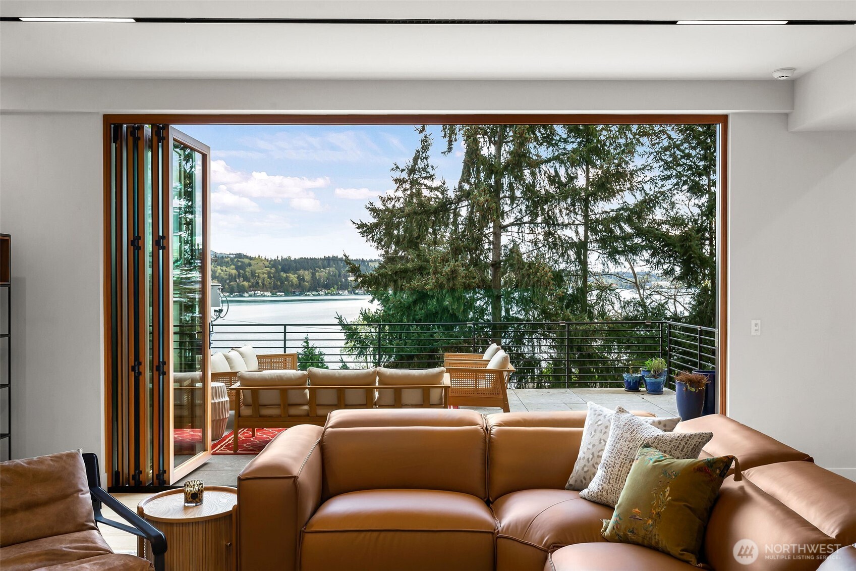 9818 SE 42nd Place , Mercer Island, WA 98040