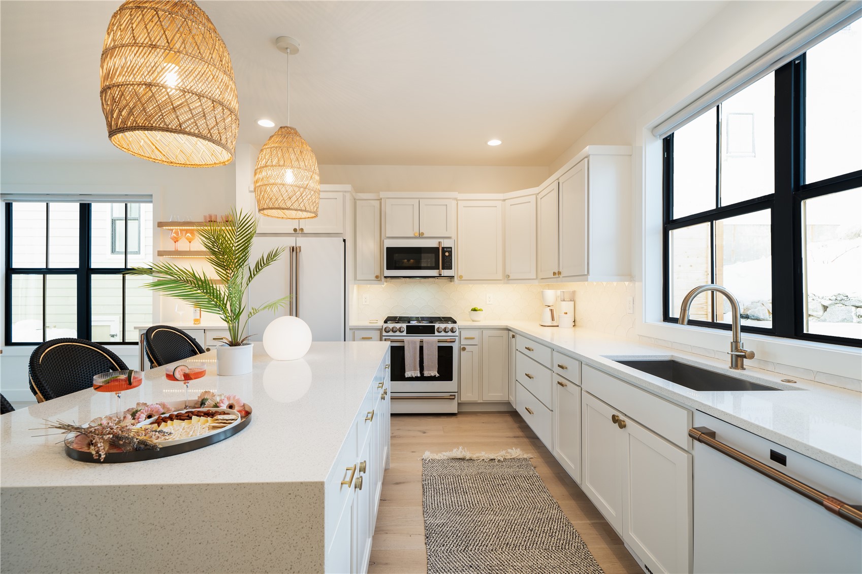 163 Bobcat Lane , Chelan, WA 98816