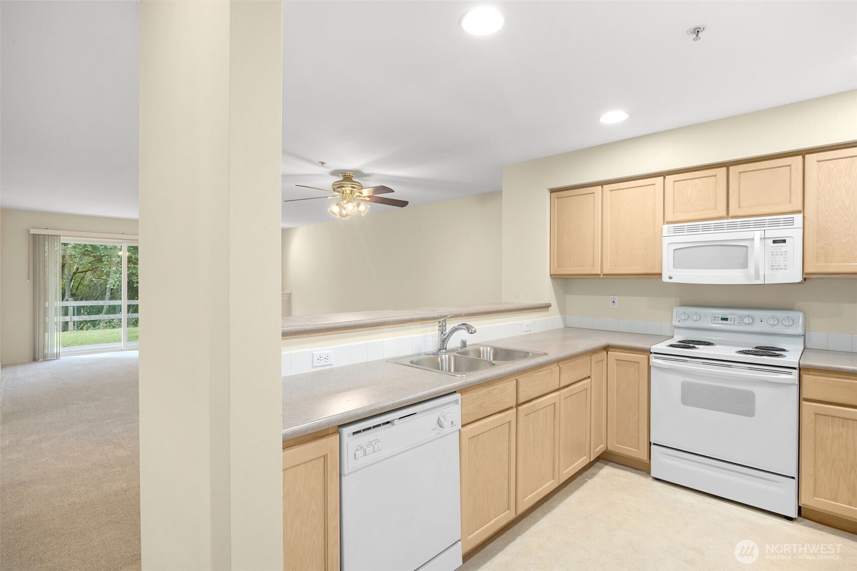 2001 120th Place NE #8-104, Everett, WA 98208