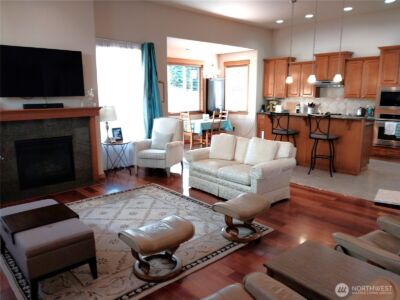 6812 37th Street Ct W, University Place, WA 98466 - Photo 2