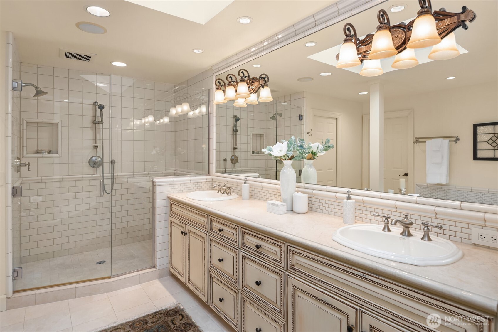 21712 NE 144th Place , Woodinville, WA 98077