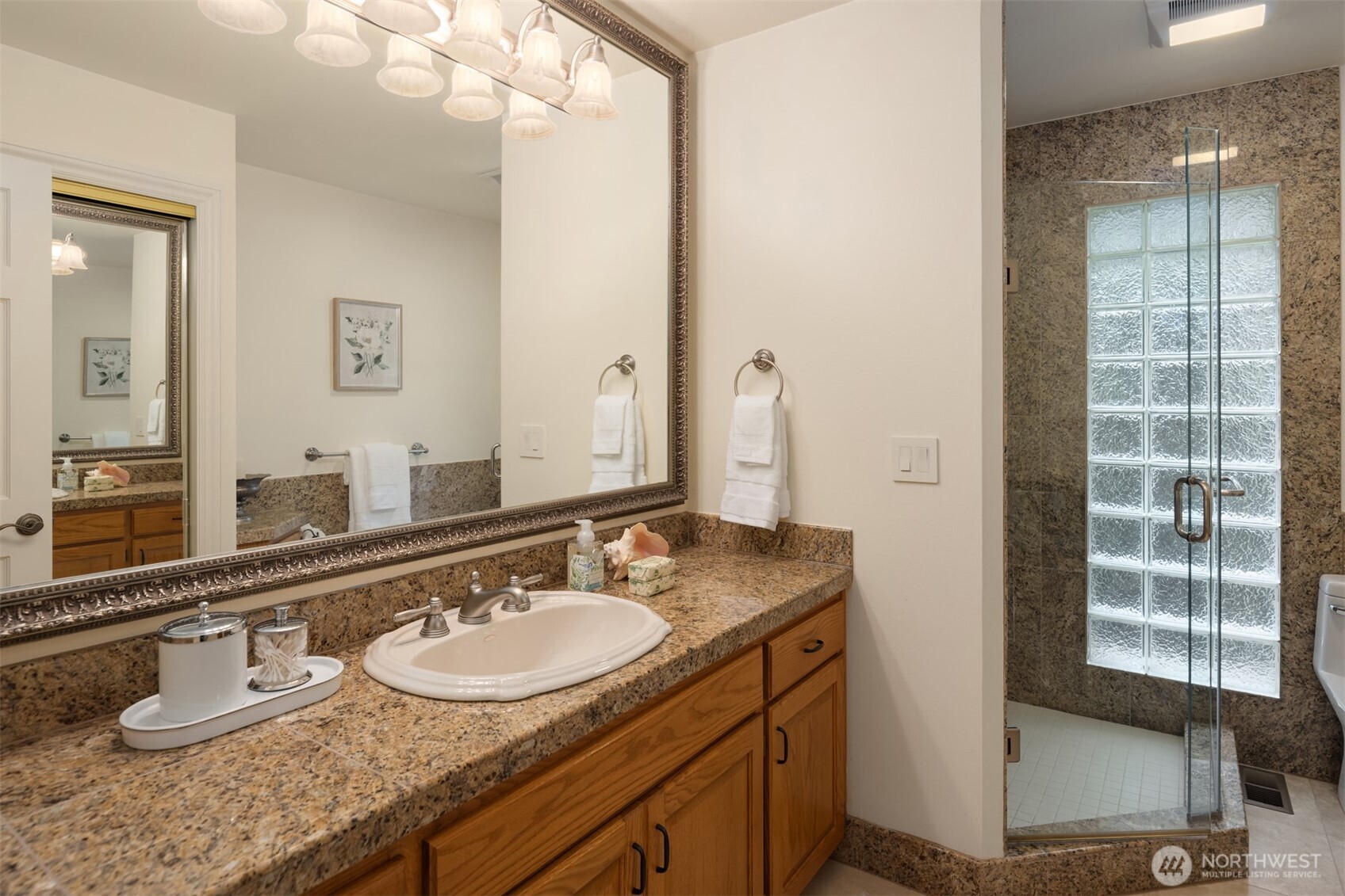 21712 NE 144th Place , Woodinville, WA 98077