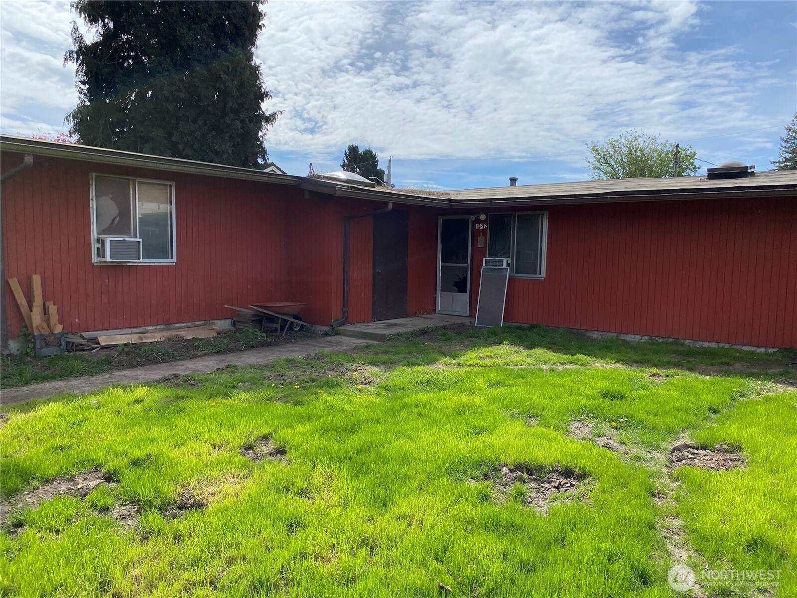 122 McKinley Street , Burlington, WA 98233