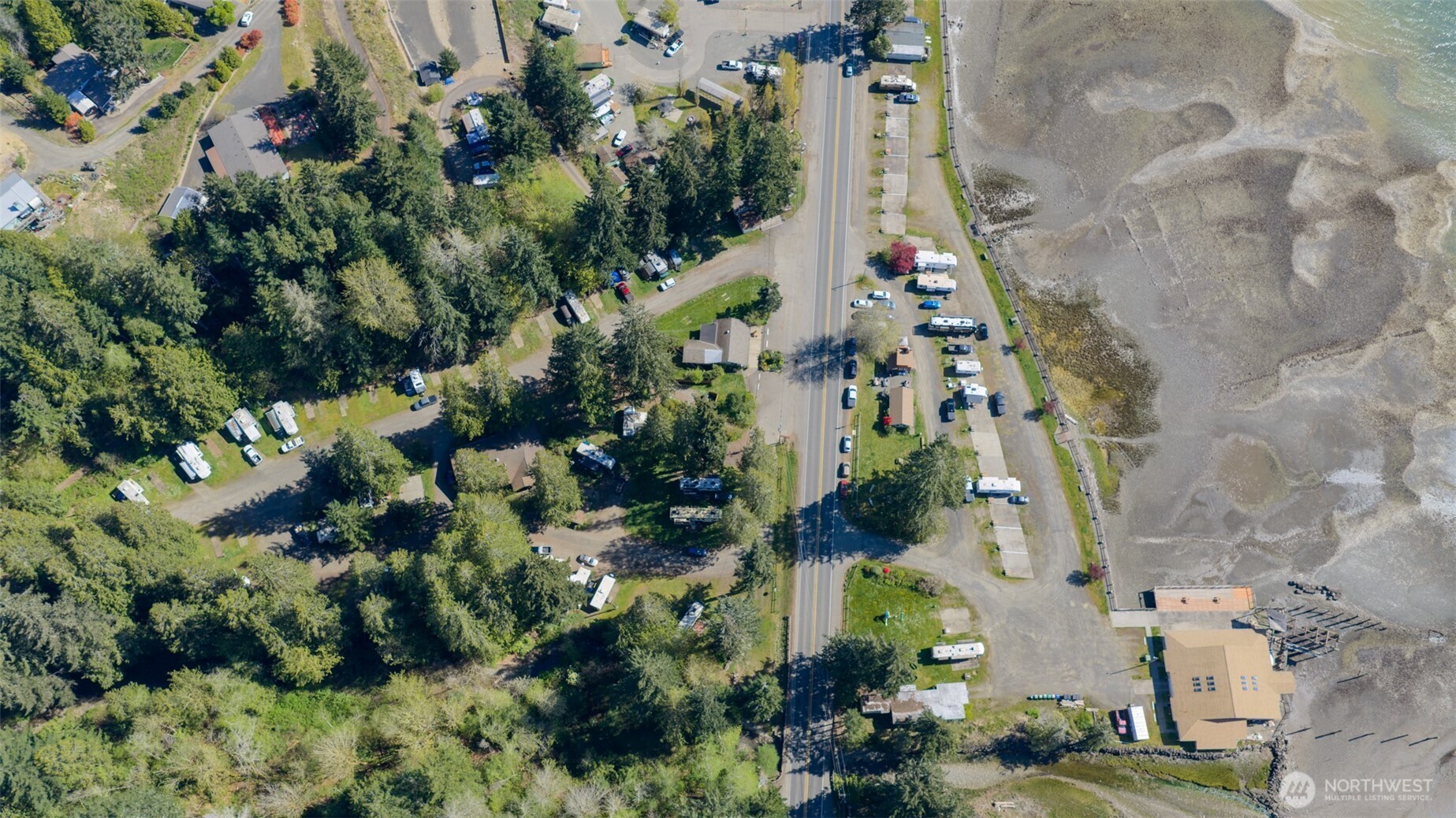 27001 N US Highway 101 , Hoodsport, WA 98548