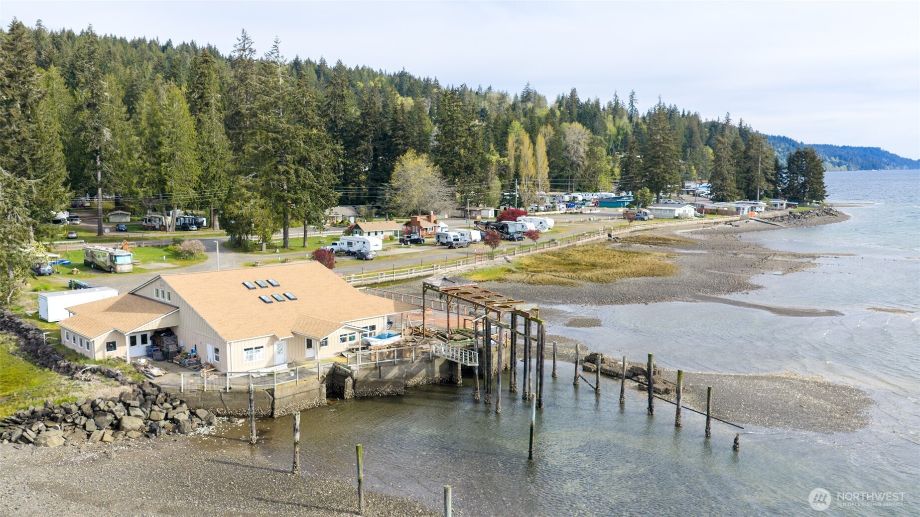 27001 N US Highway 101 , Hoodsport, WA 98548