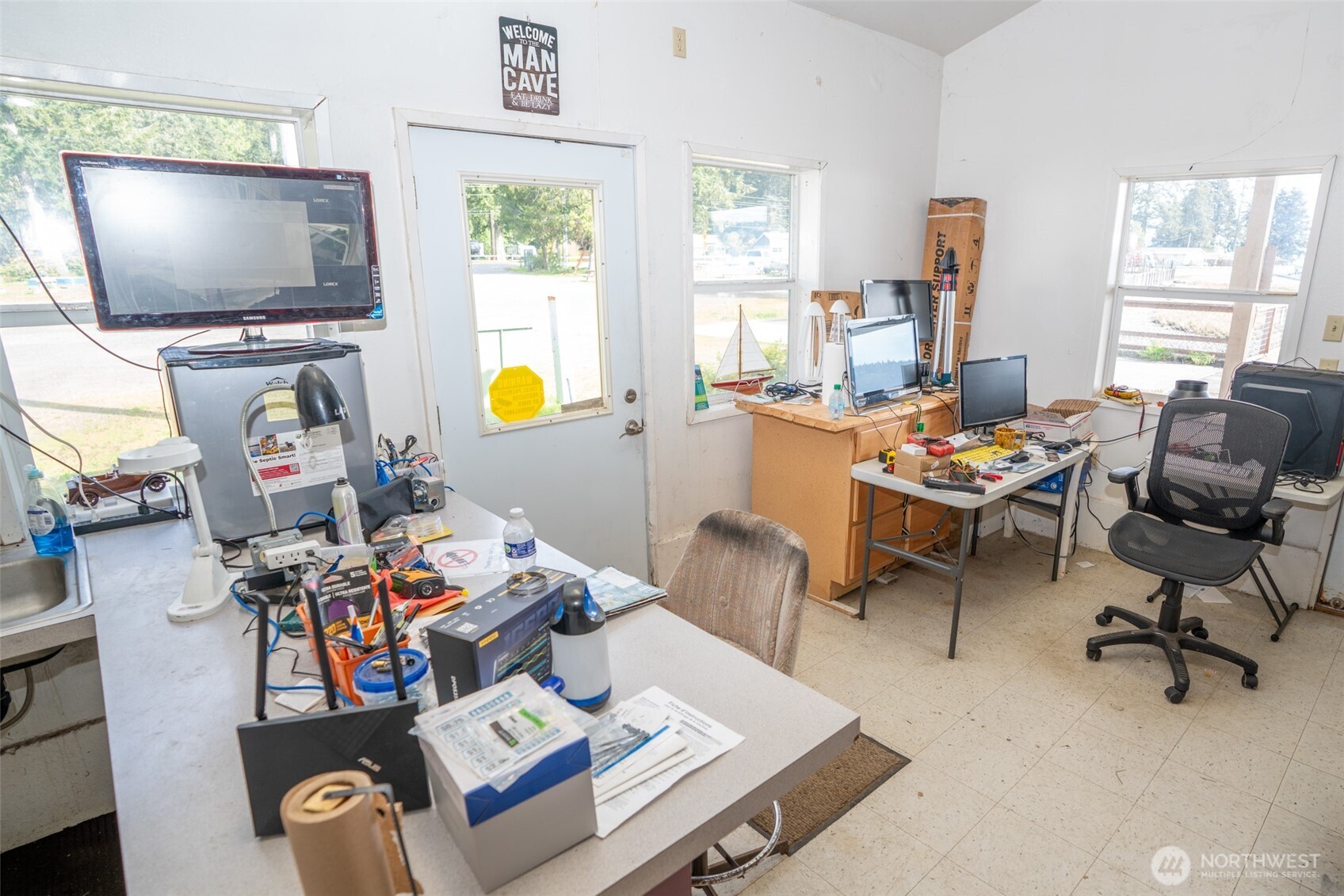 27001 N US Highway 101 , Hoodsport, WA 98548