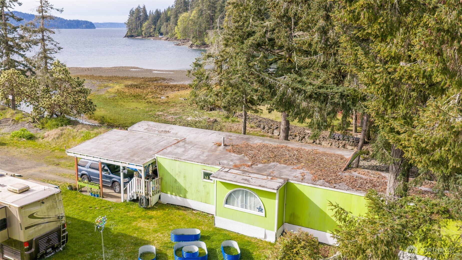 27001 N US Highway 101 , Hoodsport, WA 98548