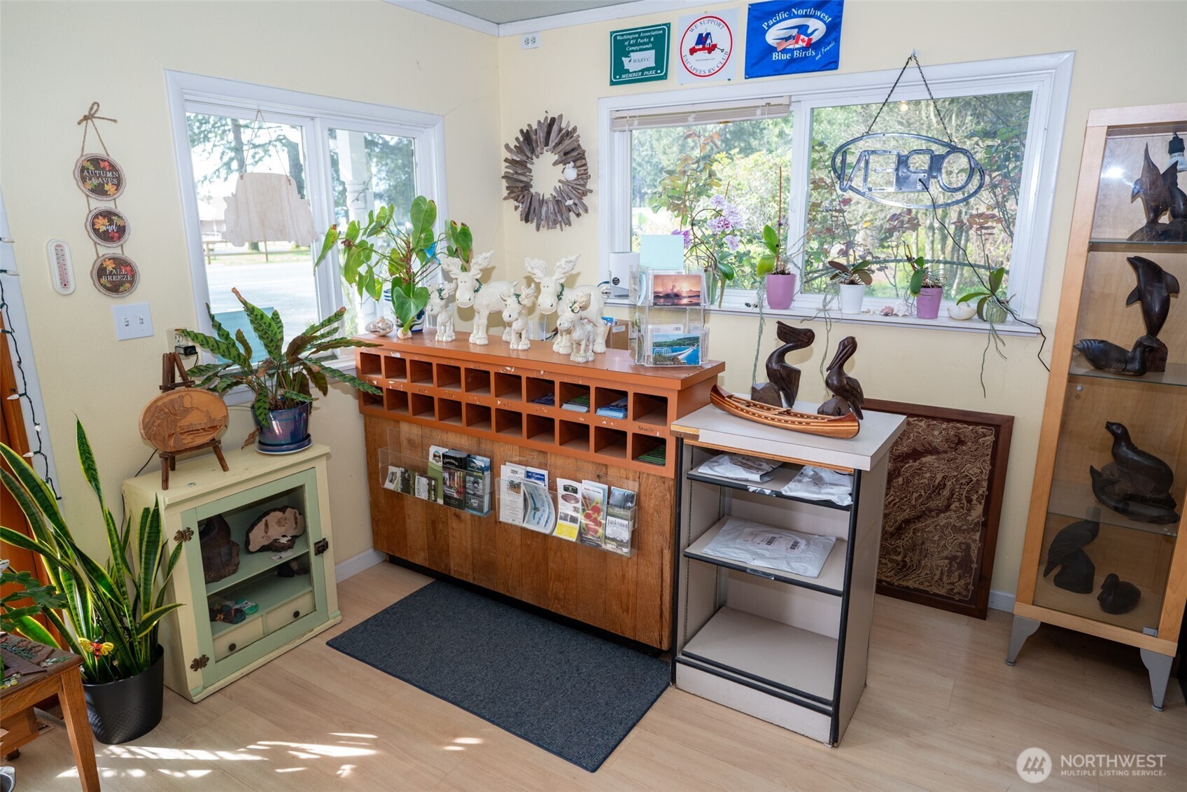 27001 N US Highway 101 , Hoodsport, WA 98548