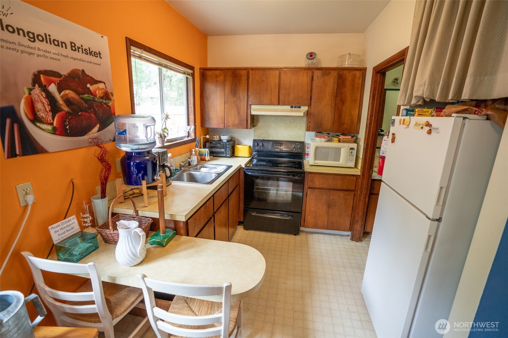 27001 N US Highway 101 , Hoodsport, WA 98548