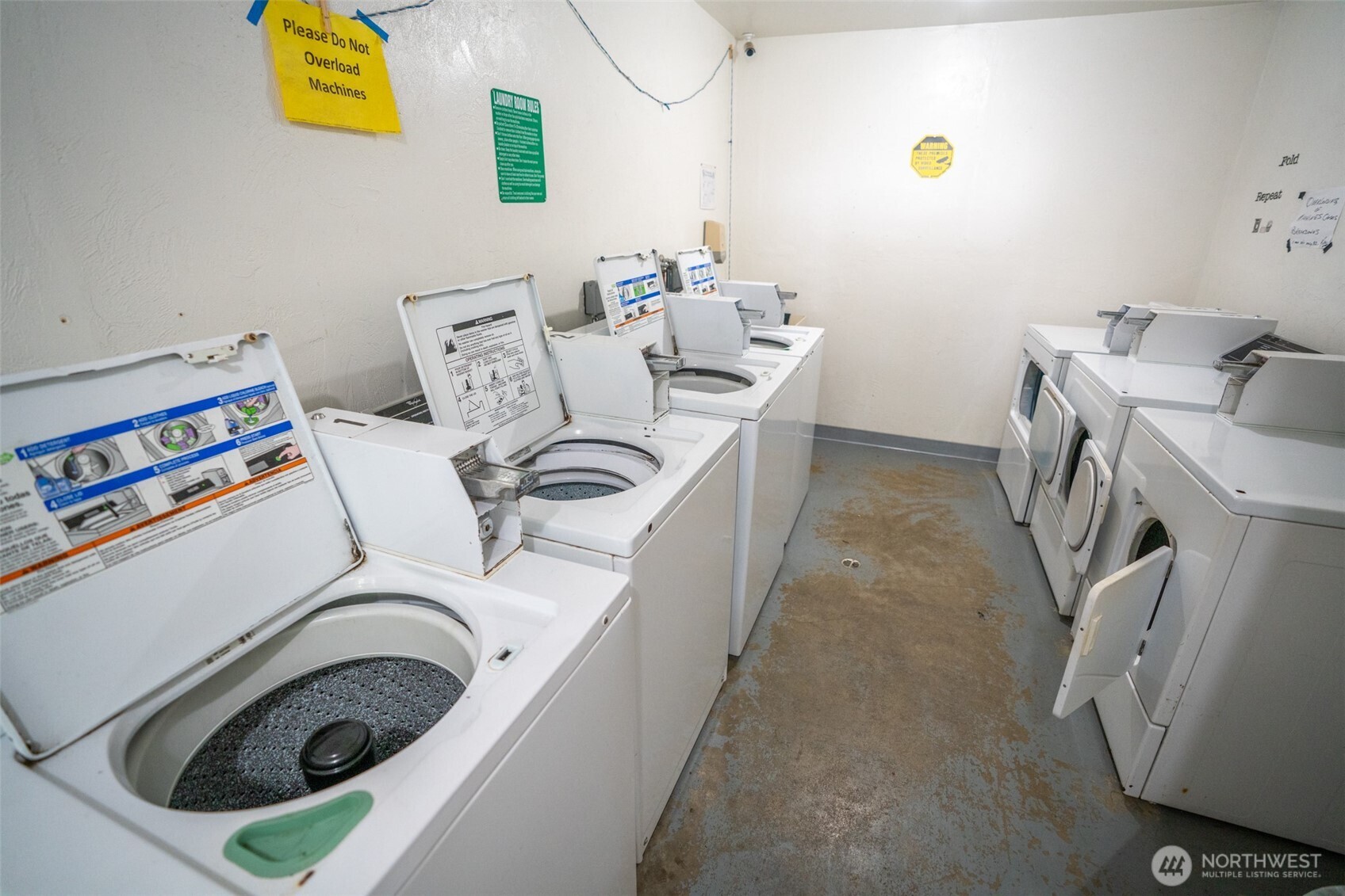 27001 N US Highway 101 , Hoodsport, WA 98548