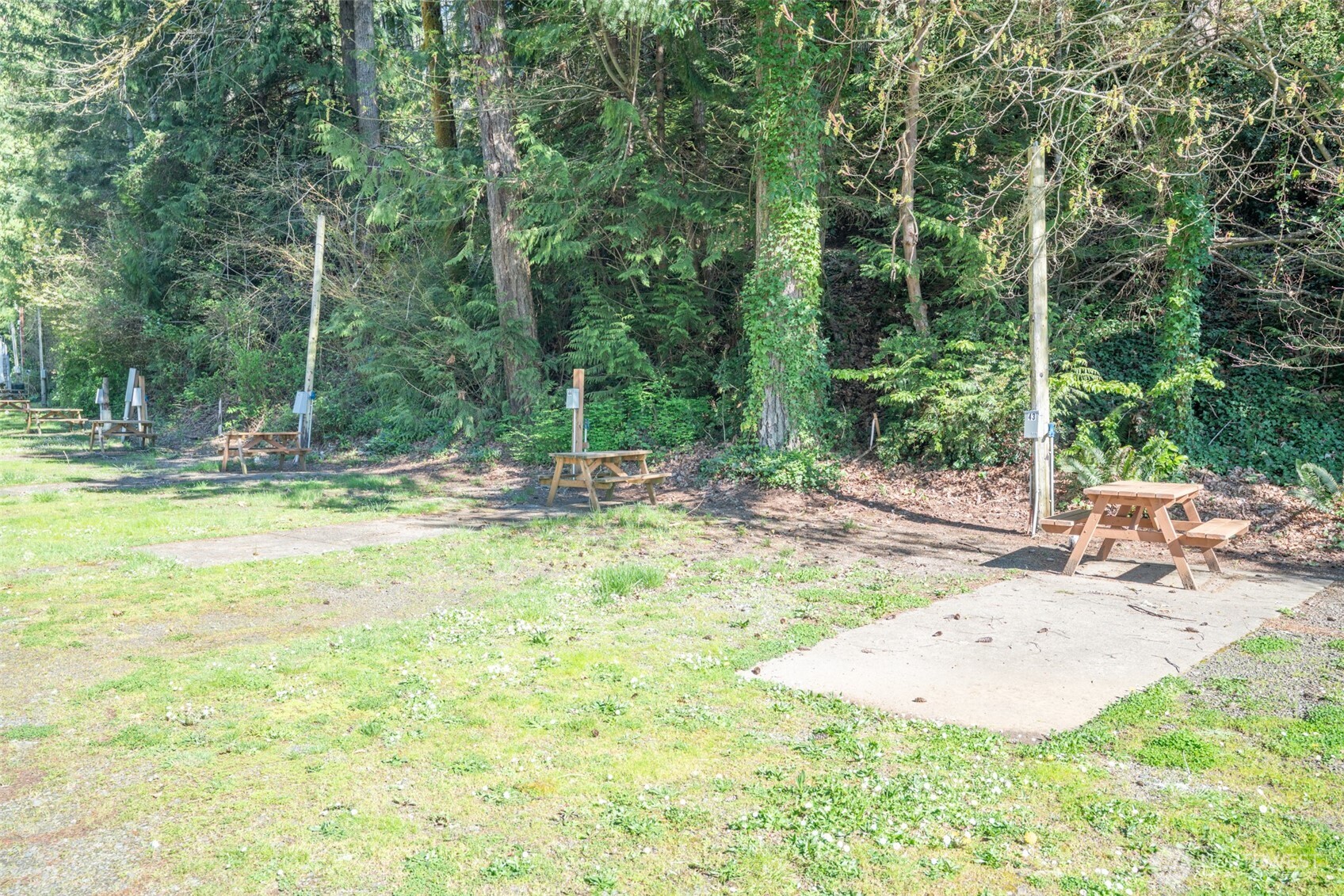 27001 N US Highway 101 , Hoodsport, WA 98548