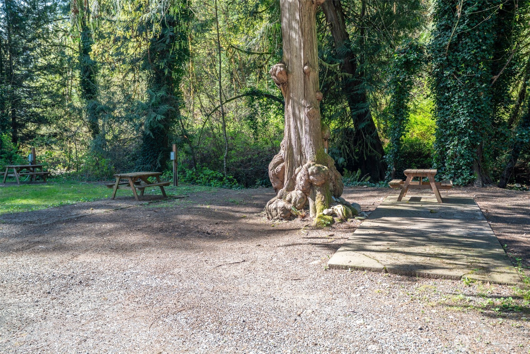 27001 N US Highway 101 , Hoodsport, WA 98548