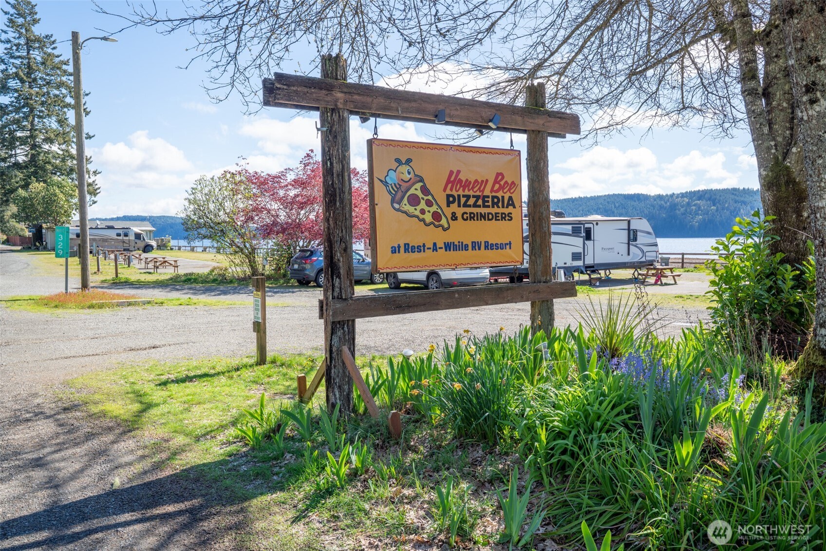 27001 N US Highway 101 , Hoodsport, WA 98548