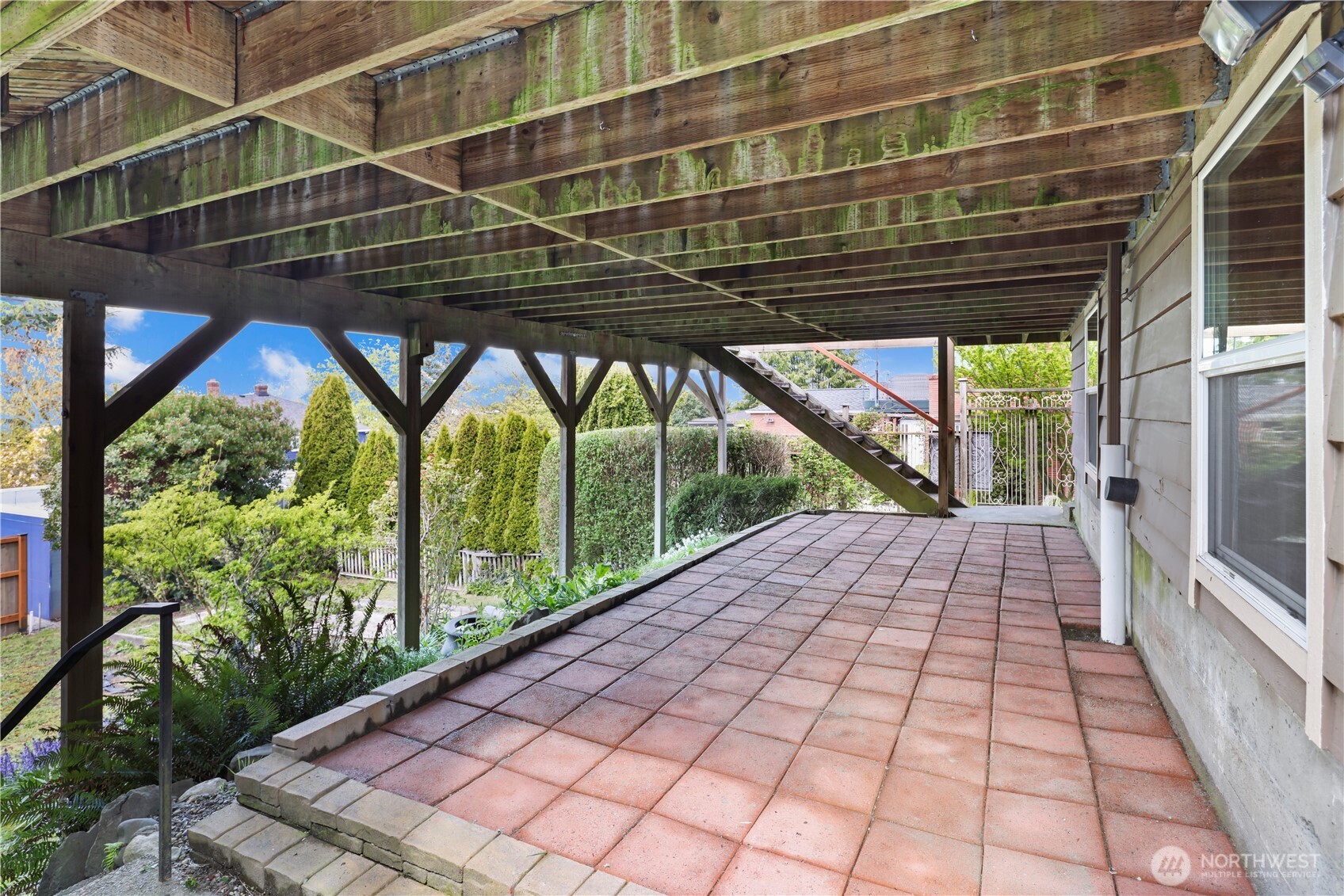 6901 40th Avenue SW, Seattle, WA 98136-1911