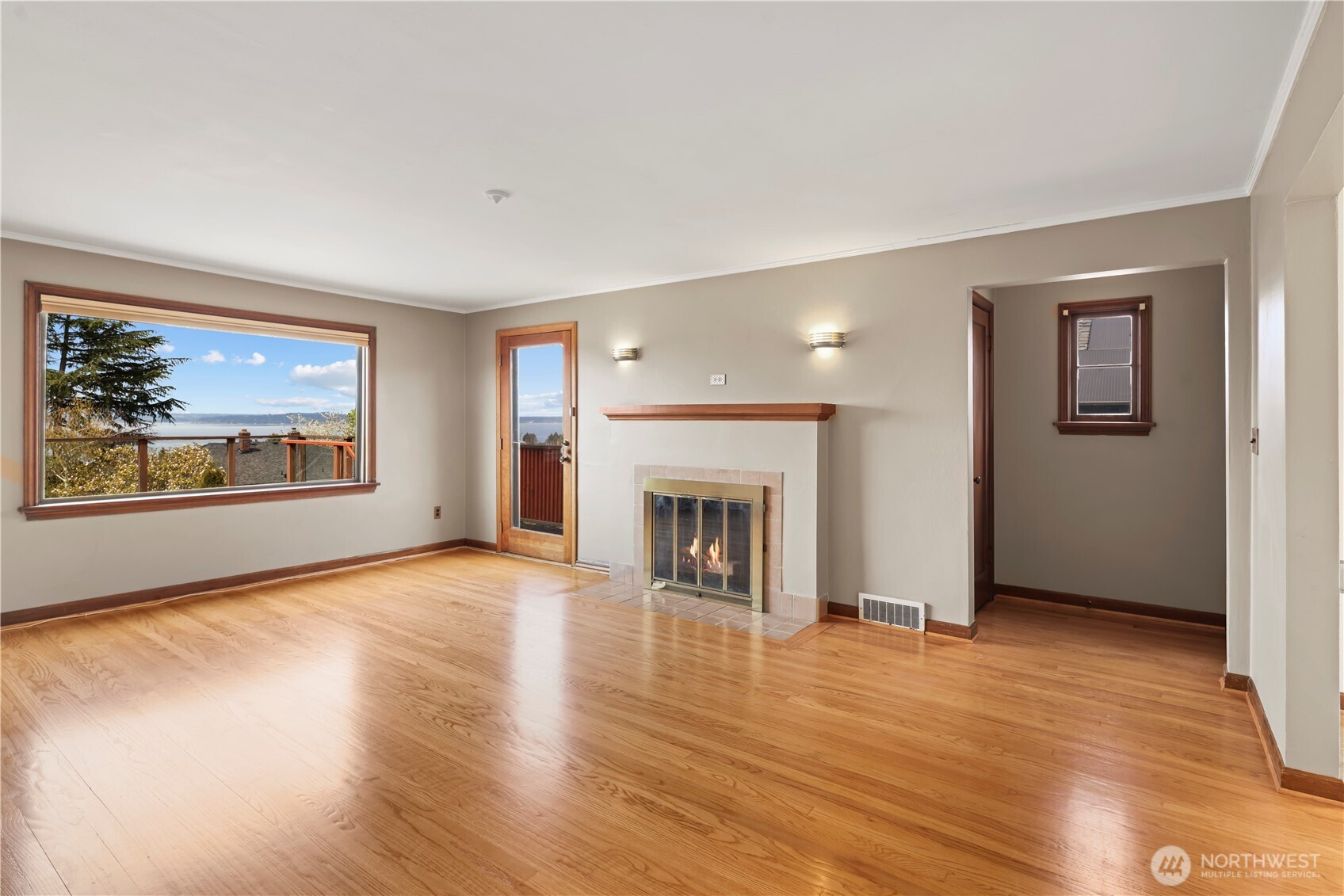 6901 40th Avenue SW, Seattle, WA 98136-1911