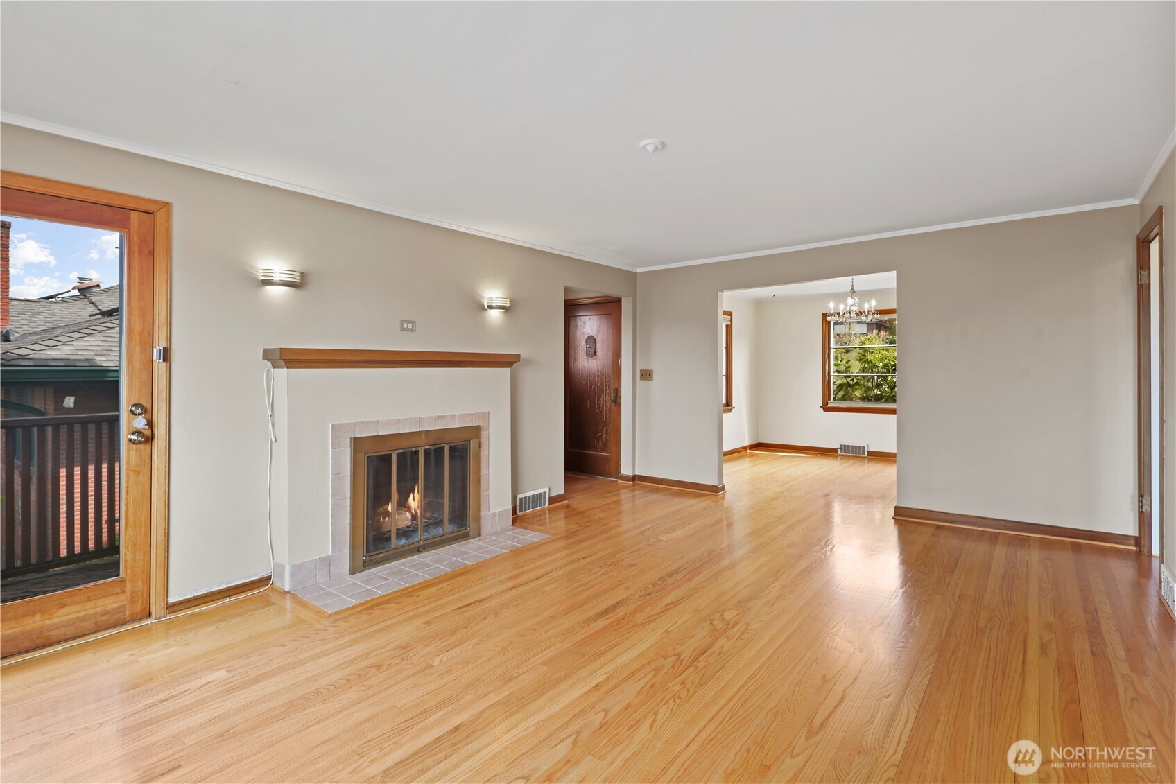 6901 40th Avenue SW, Seattle, WA 98136-1911