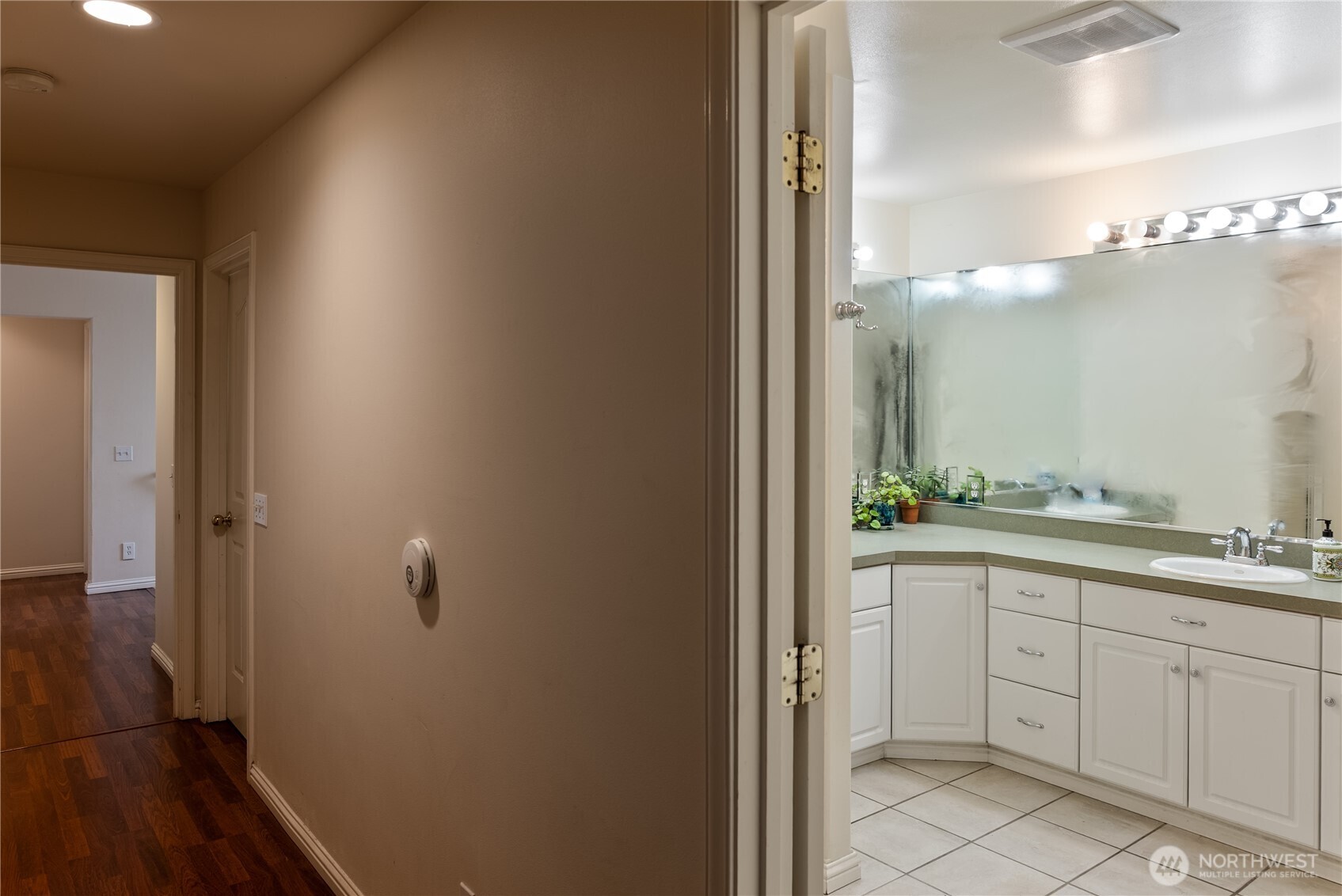 1203 E Section Street , Mount Vernon, WA 98274