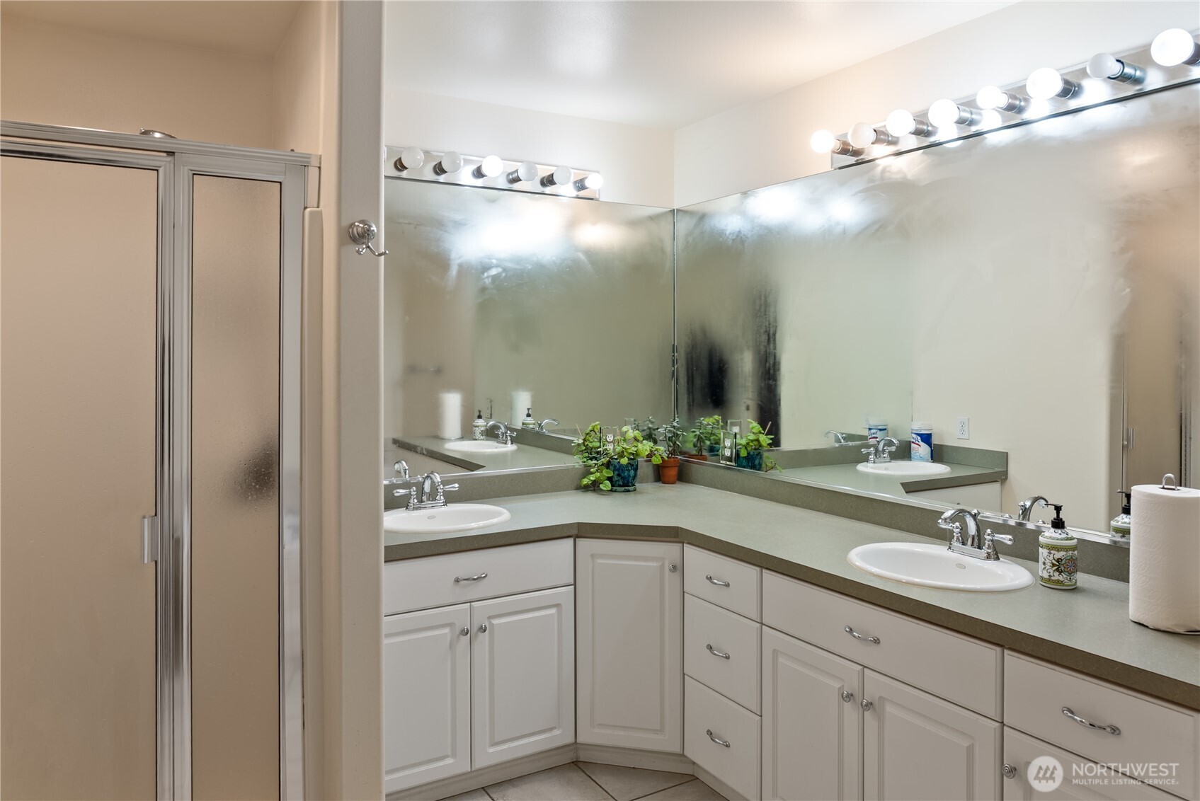 1203 E Section Street , Mount Vernon, WA 98274