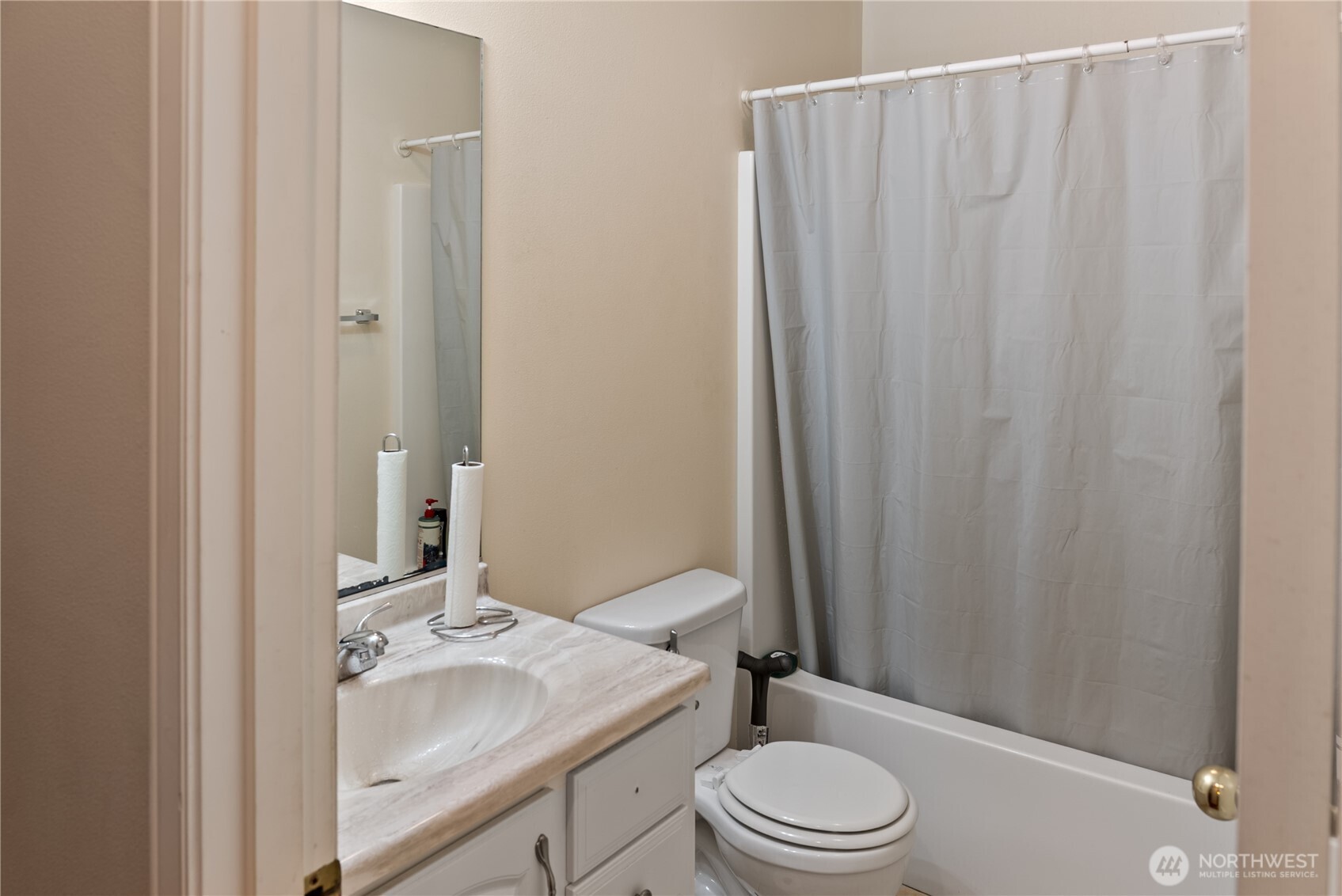 1203 E Section Street , Mount Vernon, WA 98274