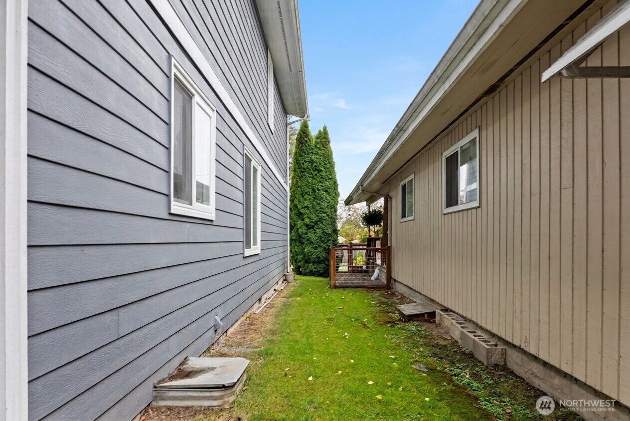 1203 E Section Street , Mount Vernon, WA 98274