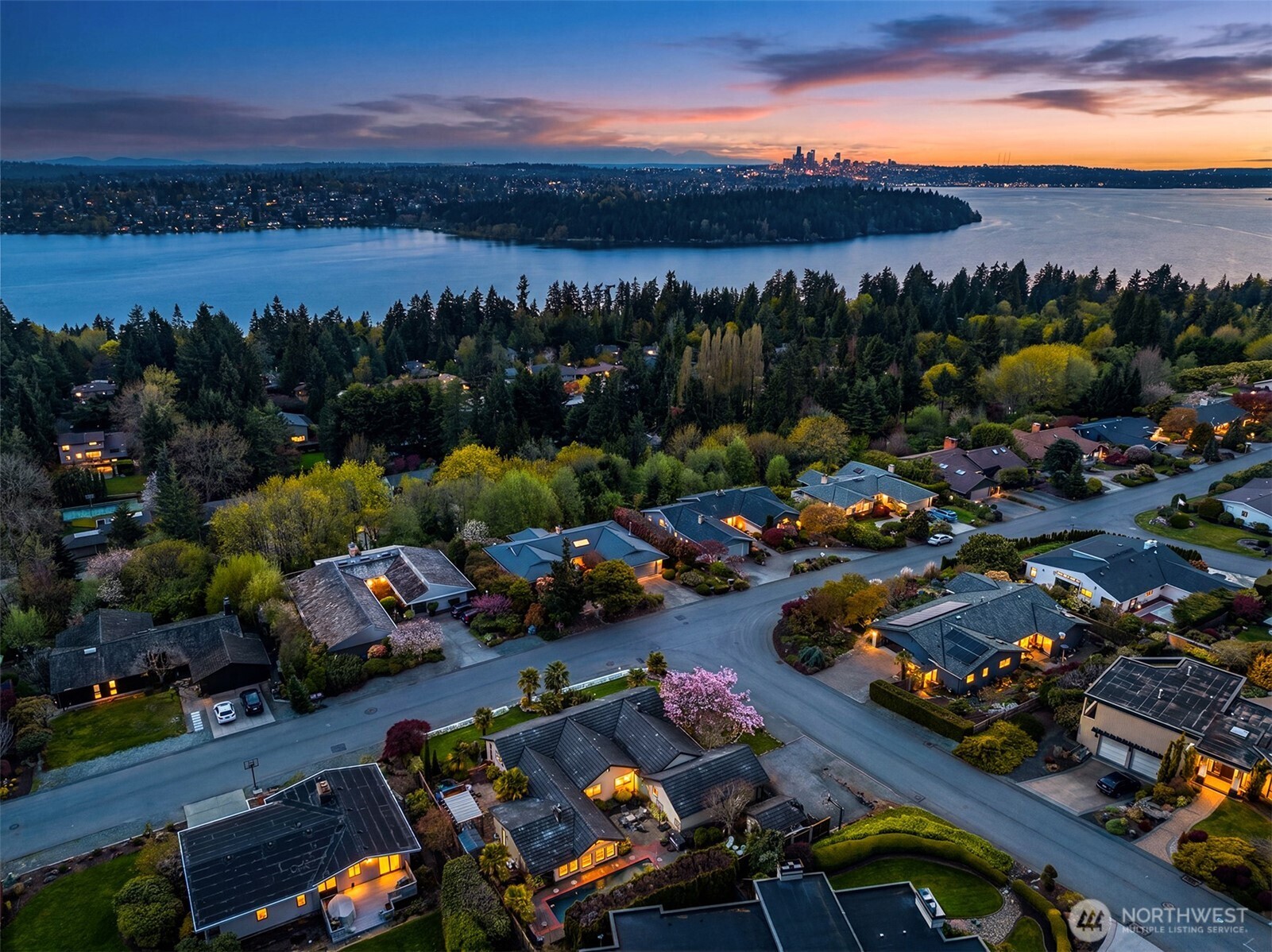 8201 SE 67th Street , Mercer Island, WA 98040