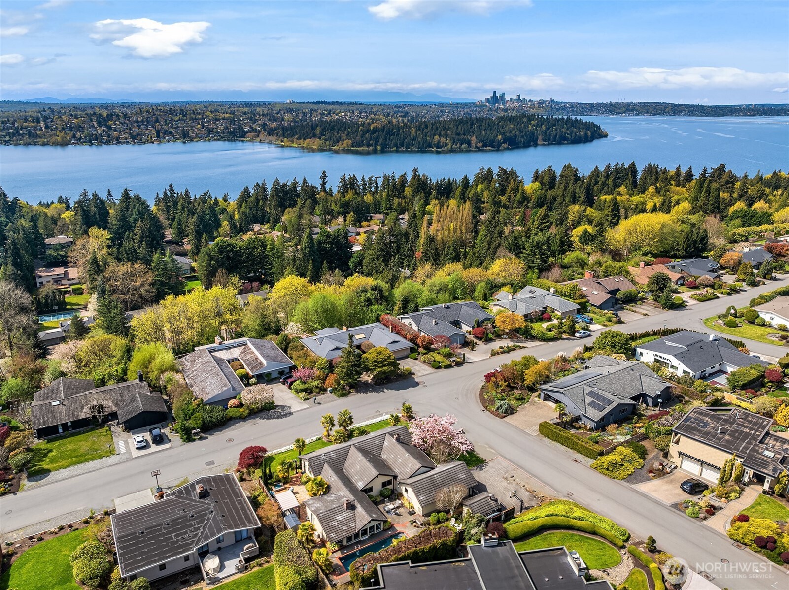 8201 SE 67th Street , Mercer Island, WA 98040