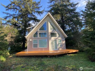 169 Octopus Avenue NE, Ocean Shores, WA 98569