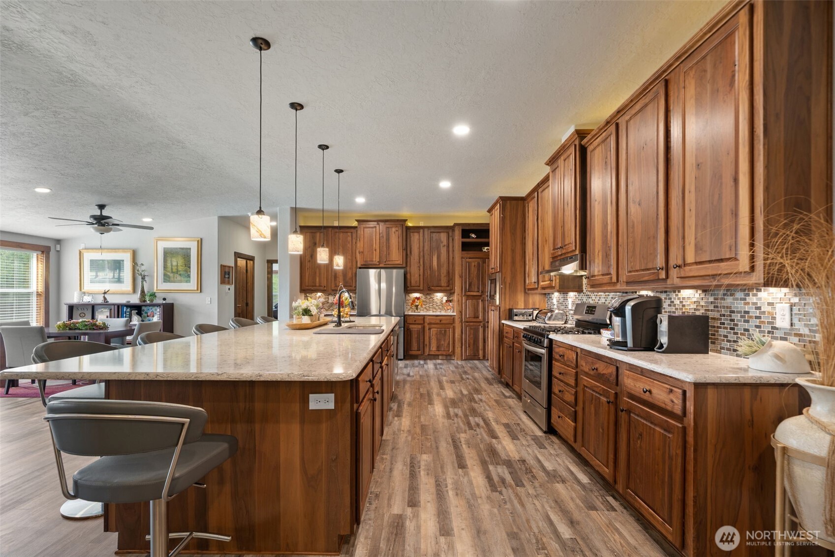 437 NW Equestrian Drive , Poulsbo, WA 98370