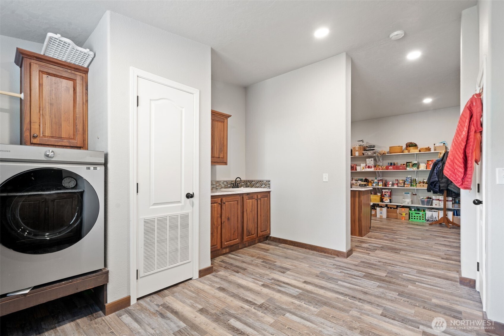 437 NW Equestrian Drive , Poulsbo, WA 98370