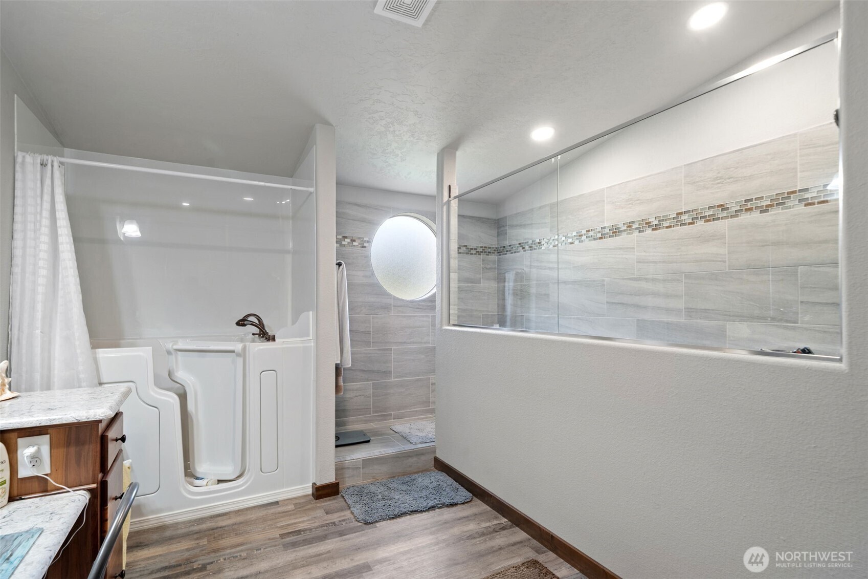 437 NW Equestrian Drive , Poulsbo, WA 98370