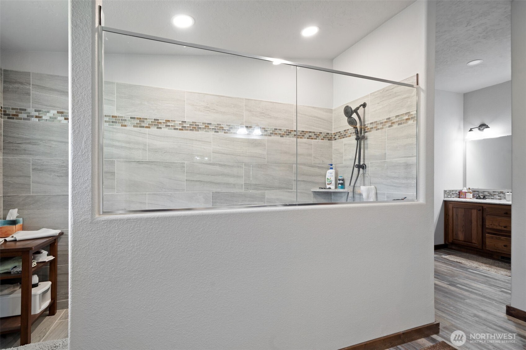 437 NW Equestrian Drive , Poulsbo, WA 98370