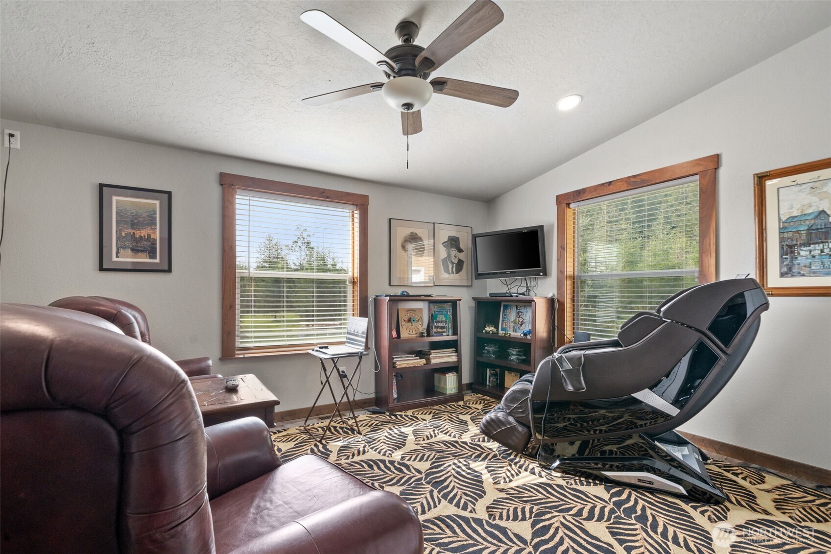 437 NW Equestrian Drive , Poulsbo, WA 98370