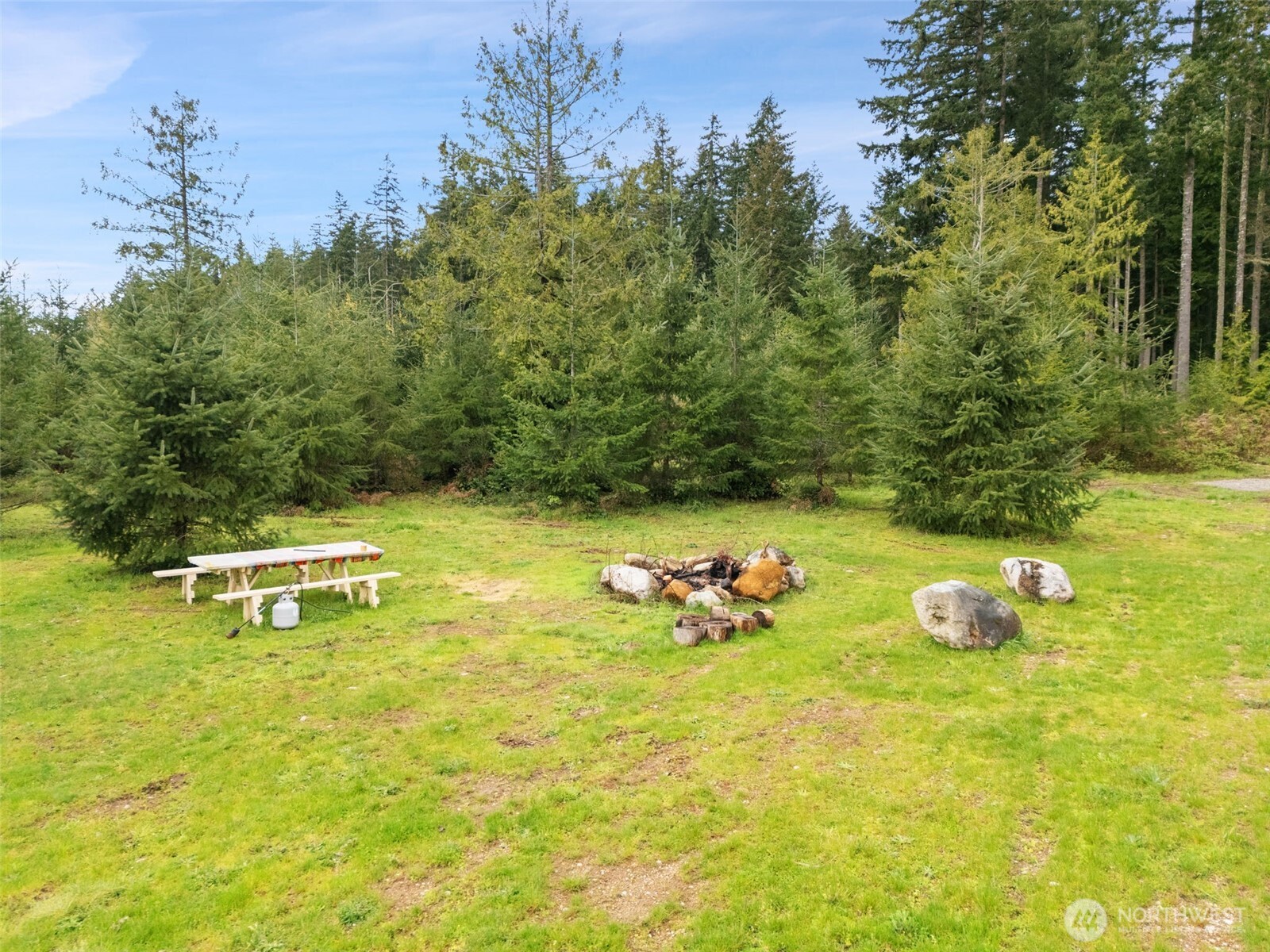 437 NW Equestrian Drive , Poulsbo, WA 98370