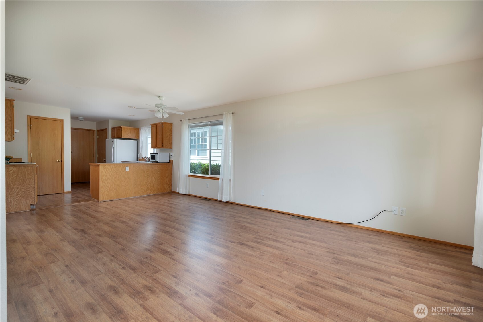 161 W Whidbey Avenue #4, Oak Harbor, WA 98277